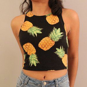 🛍FOREVER 21🛍 Black Cropped Tank Pineapple Print